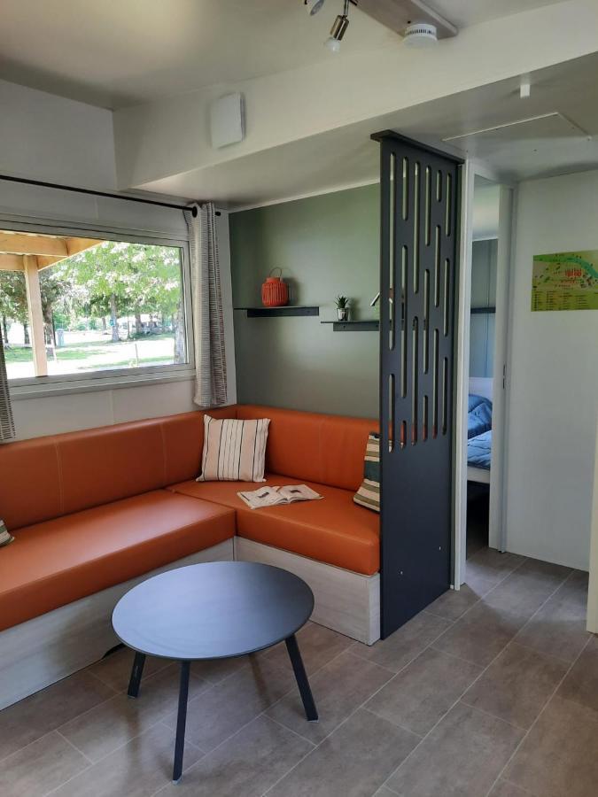 Le Valserine - Eco Responsable Campsite 3*